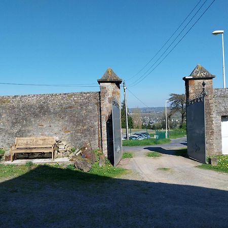 Maison Chaleureuse Avec Terrasse Et Vue Baie Avranches Exterior foto
