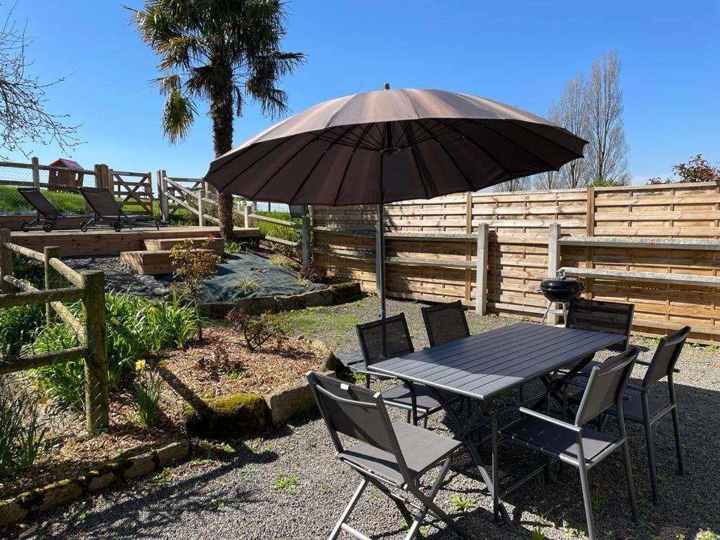 Maison Chaleureuse Avec Terrasse Et Vue Baie Avranches Exterior foto